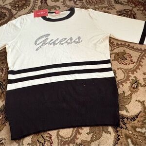 ❤️ GUESS Black and White Crewneck Sweater